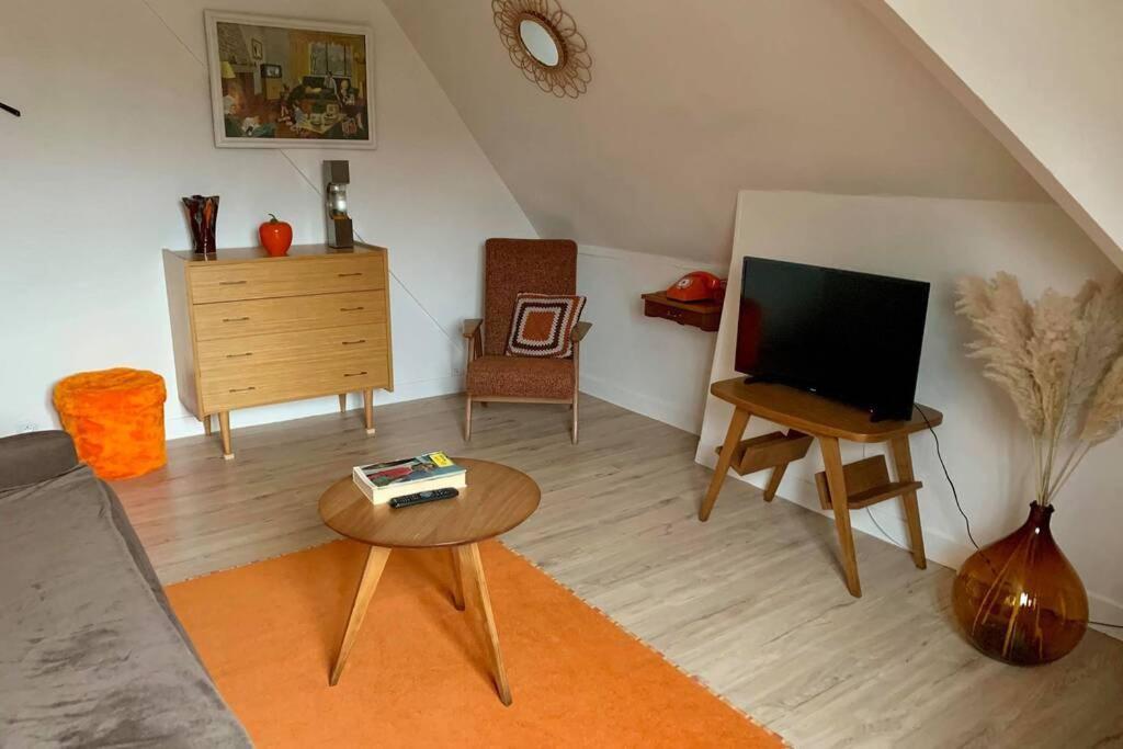 Appartement Vintage Avec Vue Sur Le Chateau 피에르퐁 외부 사진